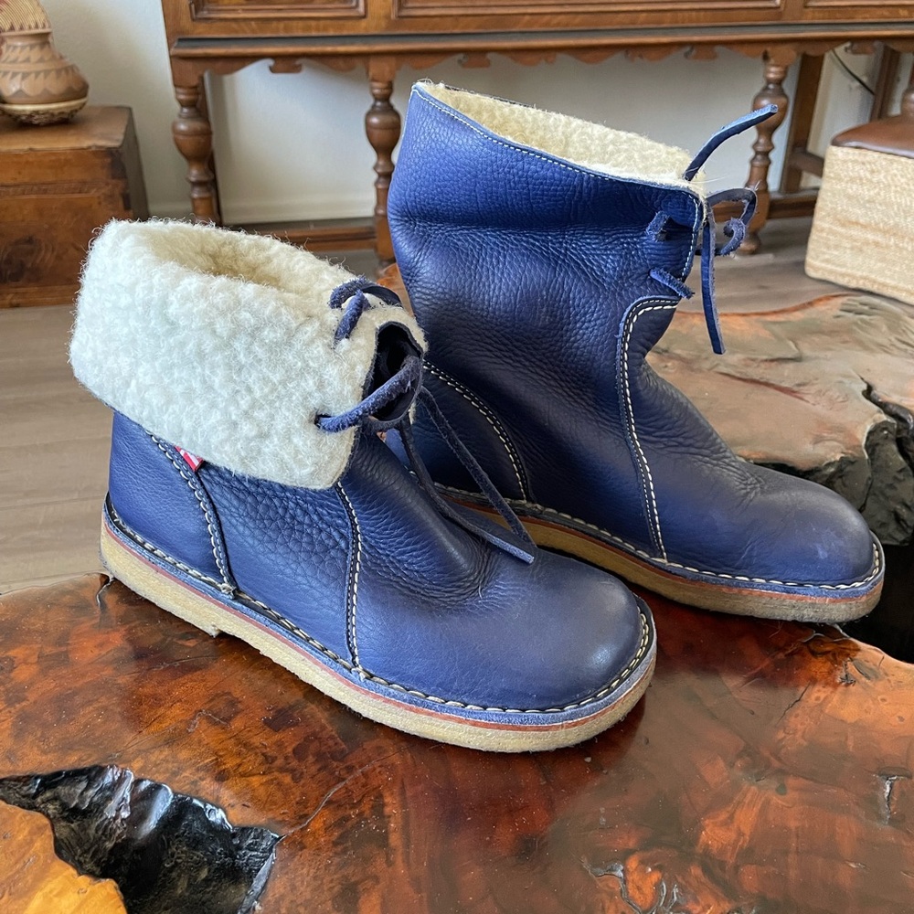 Arhus Duckfeet sheepskin boots, nice used condition! Size 39.